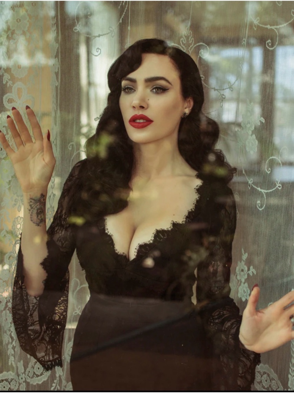 Le Femme en Noir La sorciere top 4x
